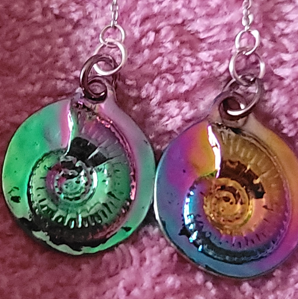 Magic Shells Earrings - Picture 3 of 3